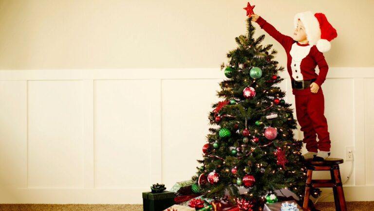 Christmas Day - Christmas Tree