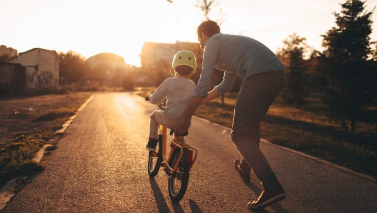 Bicycle - Bicycle helmet